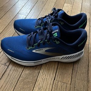 Brooks adrénaline GTS 22 - blue - very good shape - size 10.5 - male